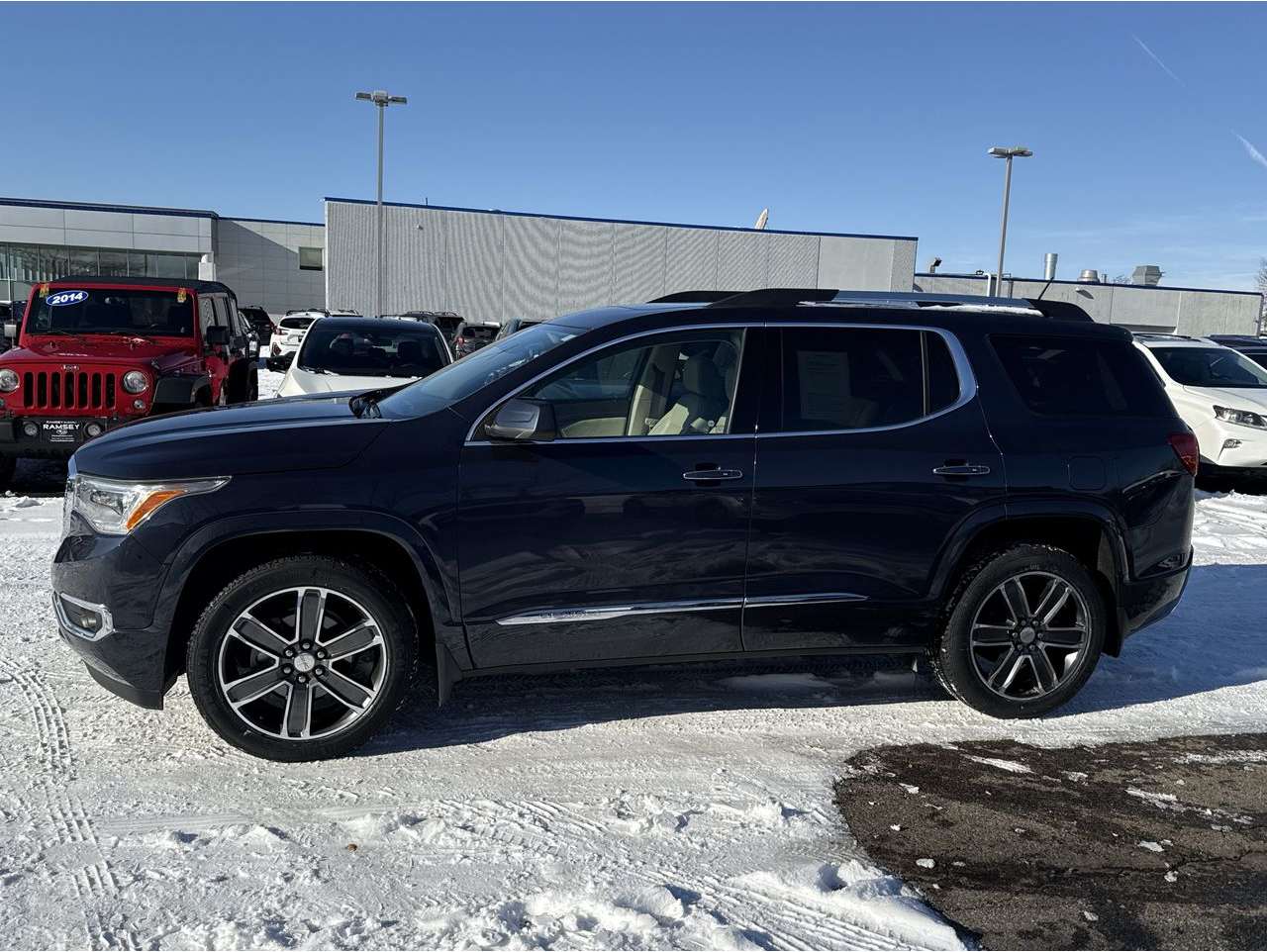 2019 GMC Acadia Denali's photo