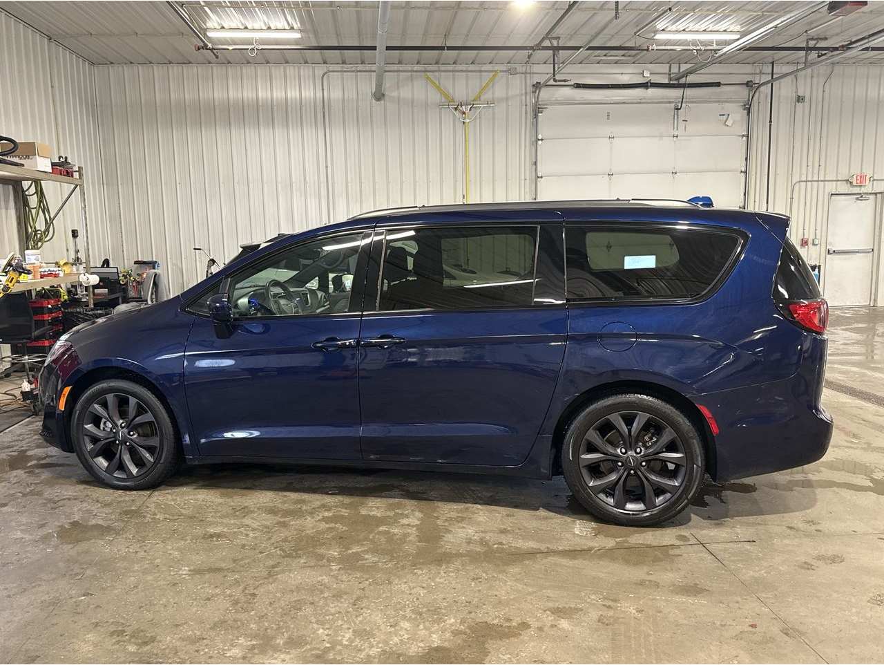 2018 Chrysler Pacifica Touring Plus's photo