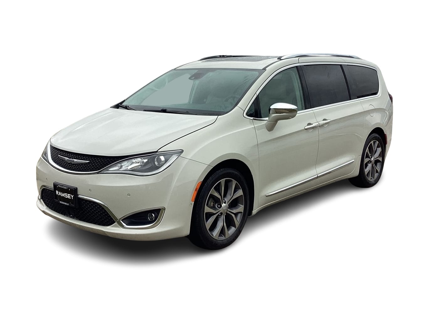 2017 Chrysler Pacifica Limited Hero Image