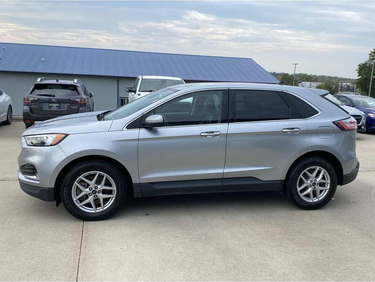 2022 Ford Edge SEL's photo