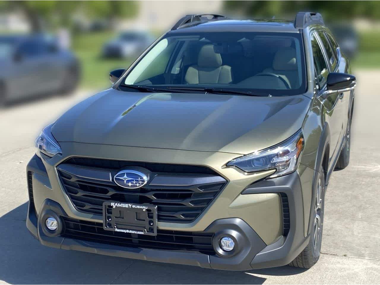 2025 Subaru Outback Premium's photo