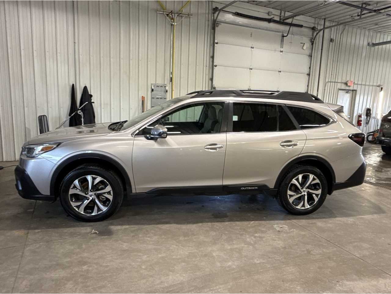 2020 Subaru Outback Limited's photo