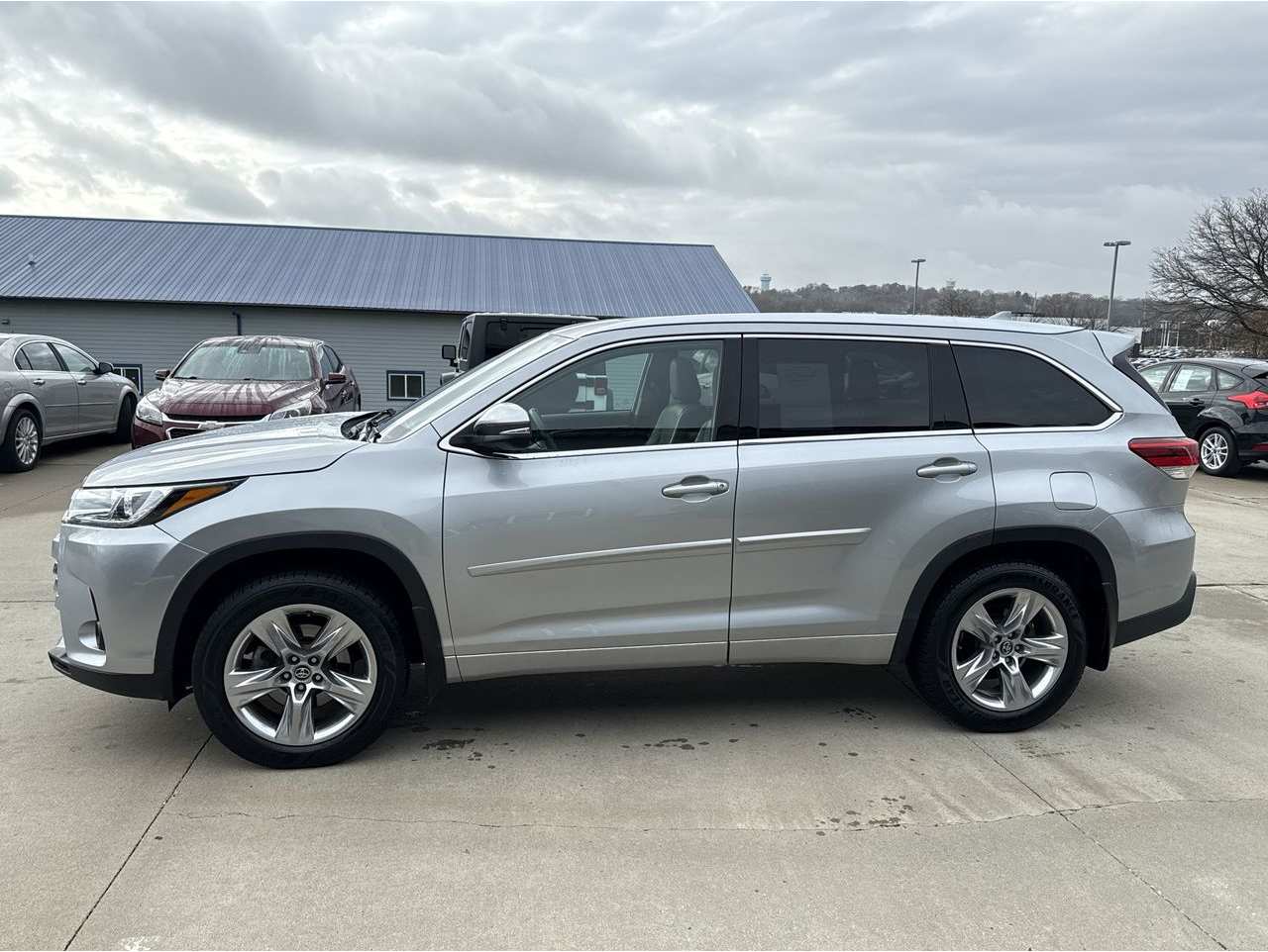 2019 Toyota Highlander Limited's photo