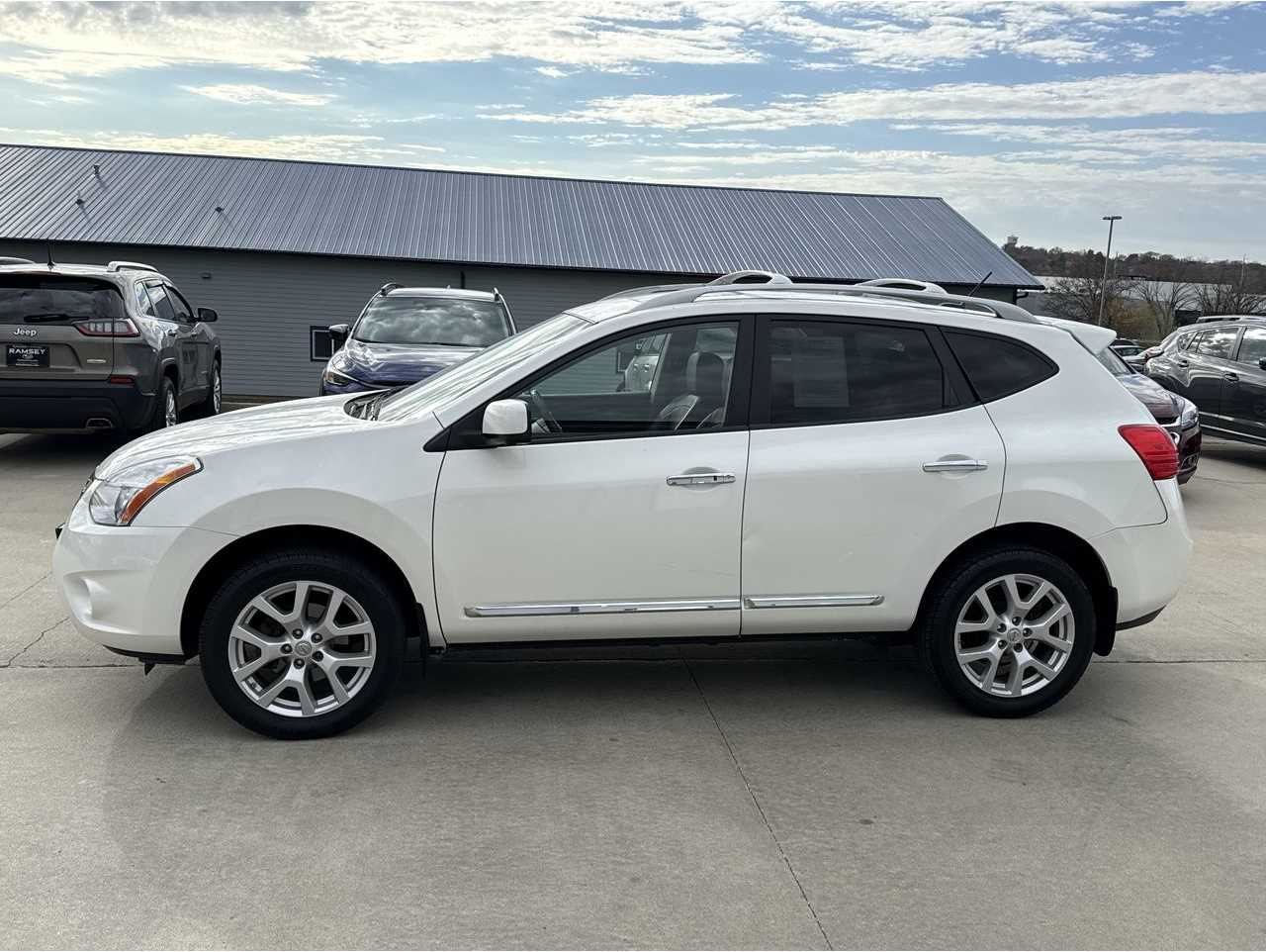 2012 Nissan Rogue SV's photo