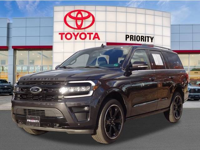 2022 Ford Expedition Limited's photo
