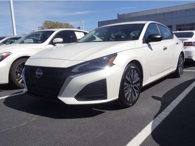 2024 Nissan Altima SV