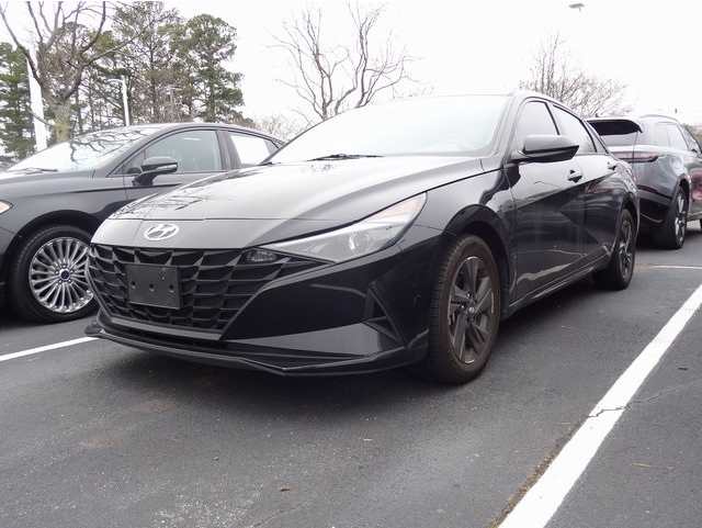 2023 Hyundai Elantra SEL's photo