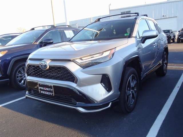 2024 Toyota RAV4 SE