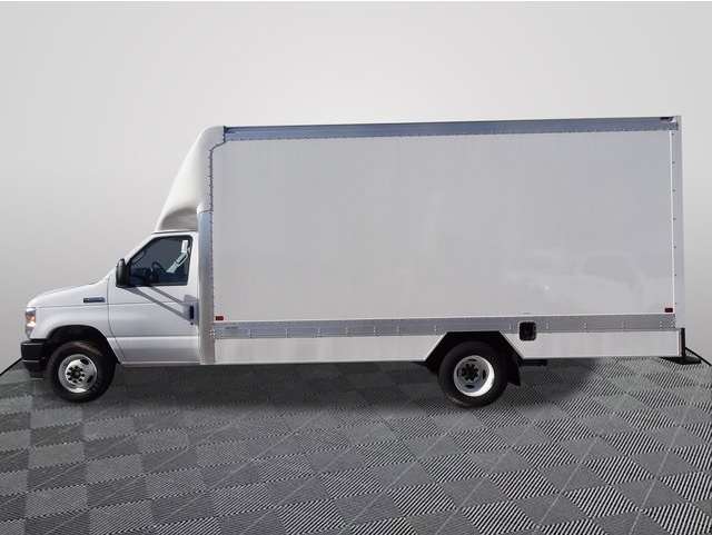 2024 Ford E-Series Cutaway Base's photo