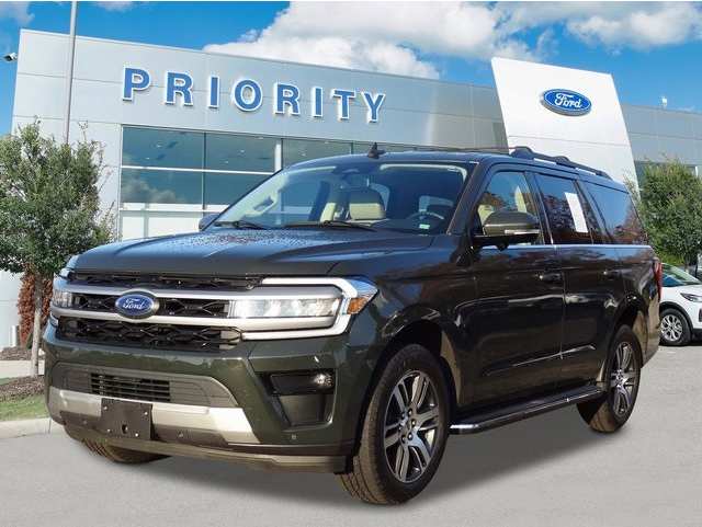 2023 Ford Expedition XLT's photo