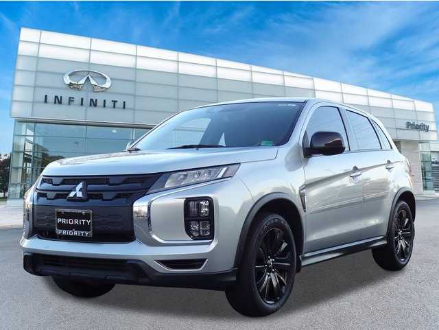 2021 Mitsubishi Outlander Sport LE's photo