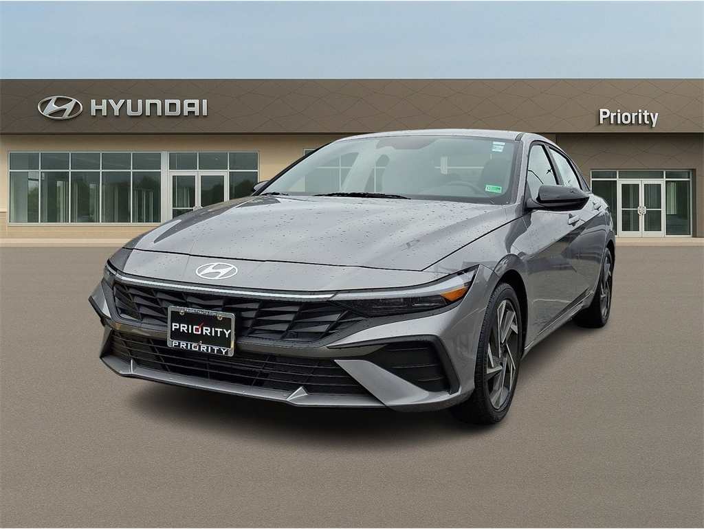 2025 Hyundai Elantra SEL's photo