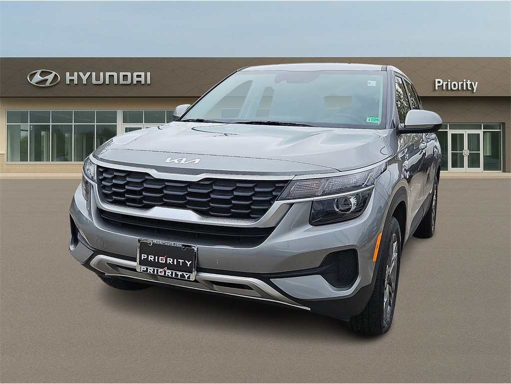 2023 Kia Seltos LX's photo