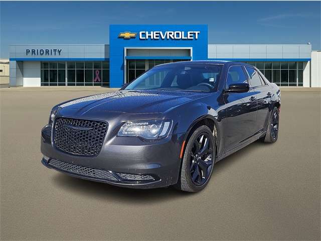 2023 Chrysler 300 Touring's photo