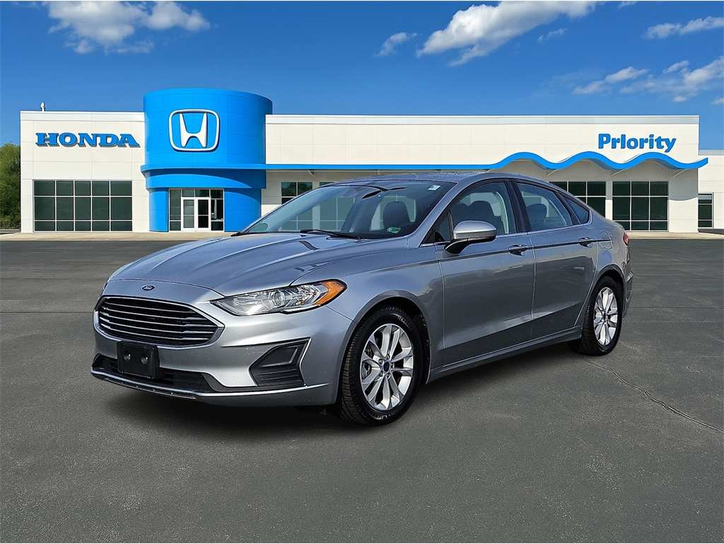2020 Ford Fusion SE's photo
