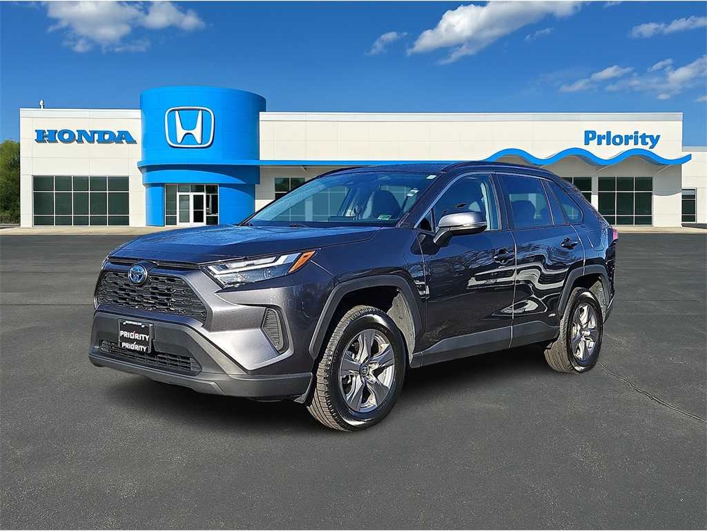 2023 Toyota RAV4 XLE's photo