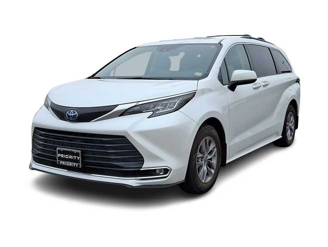 2022 Toyota Sienna XLE -
                Springfield, VA