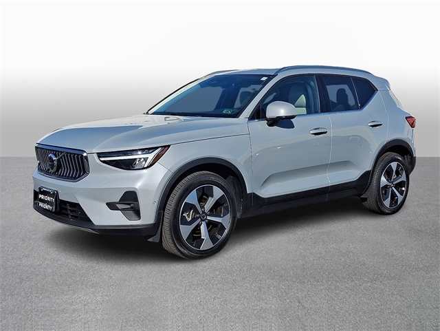 2024 Volvo XC40 Plus's photo