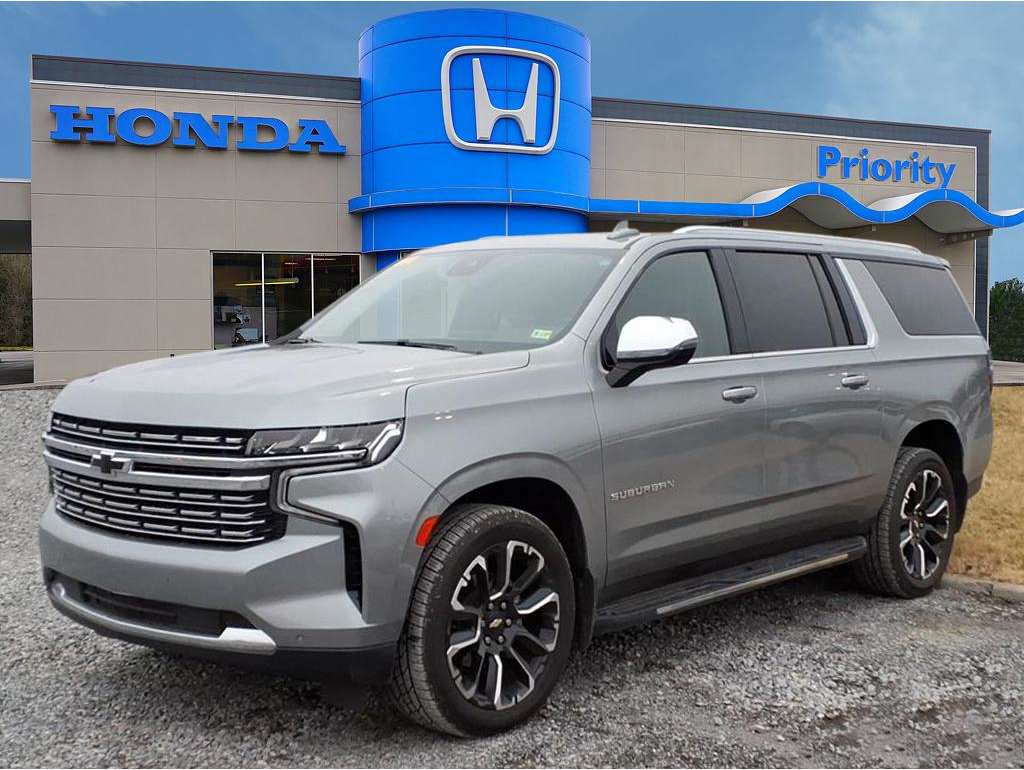 2023 Chevrolet Suburban Premier's photo