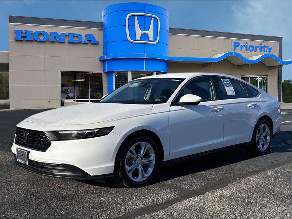 2024 Honda Accord LX's photo