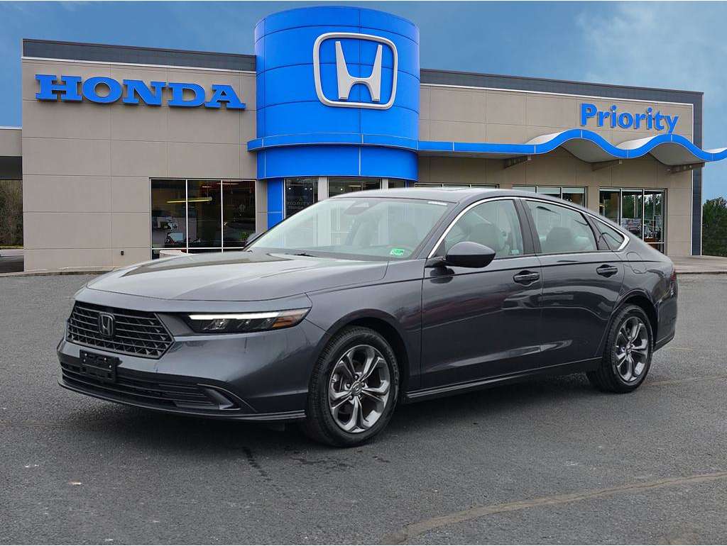 2023 Honda Accord EX's photo