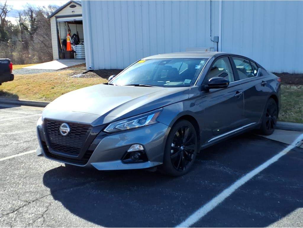 2022 Nissan Altima SR