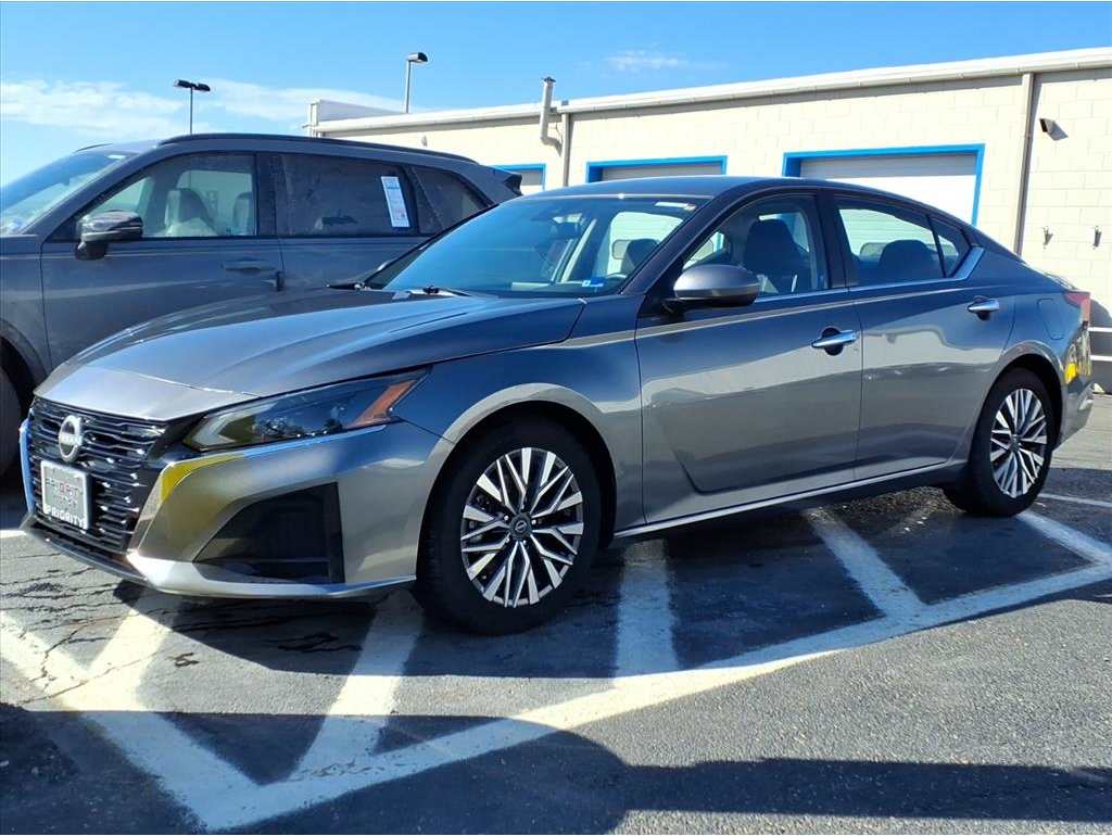 2023 Nissan Altima SV