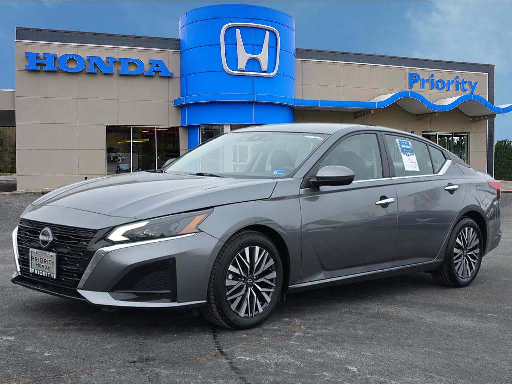 2023 Nissan Altima SV