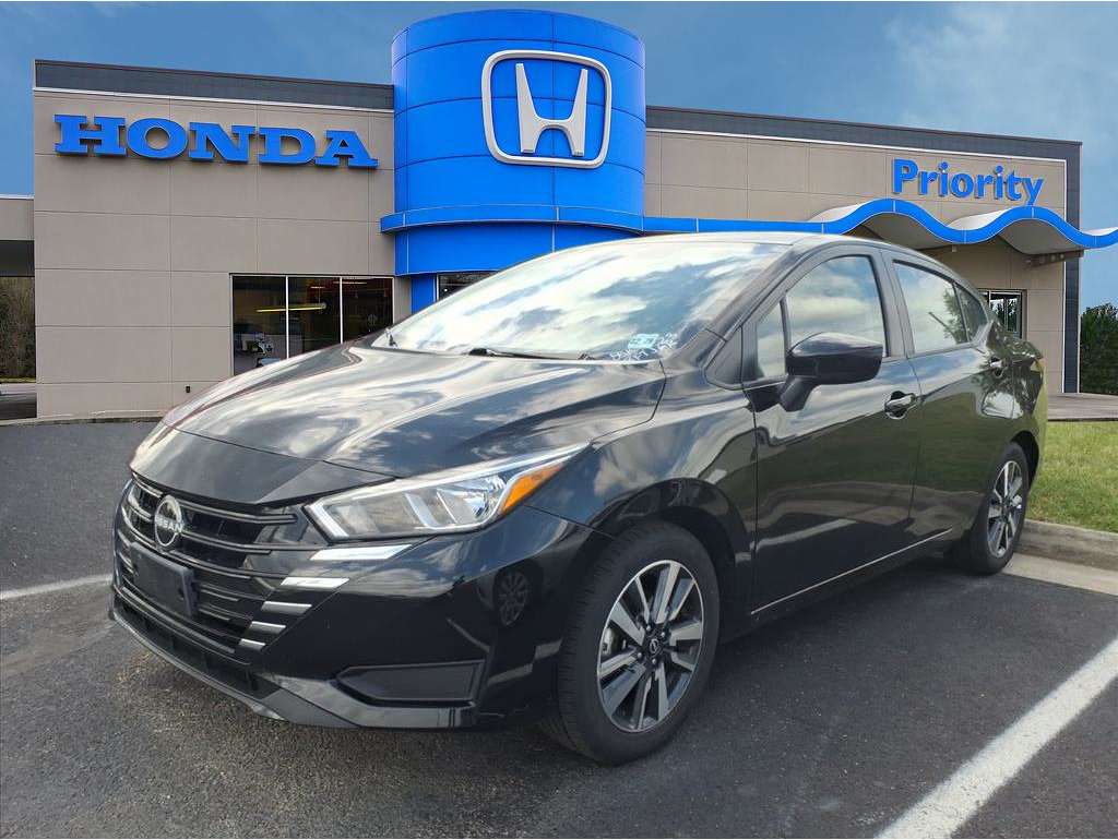 2023 Nissan Versa Sedan SV