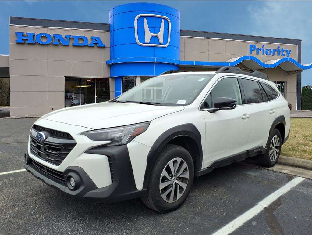 2024 Subaru Outback Premium's photo