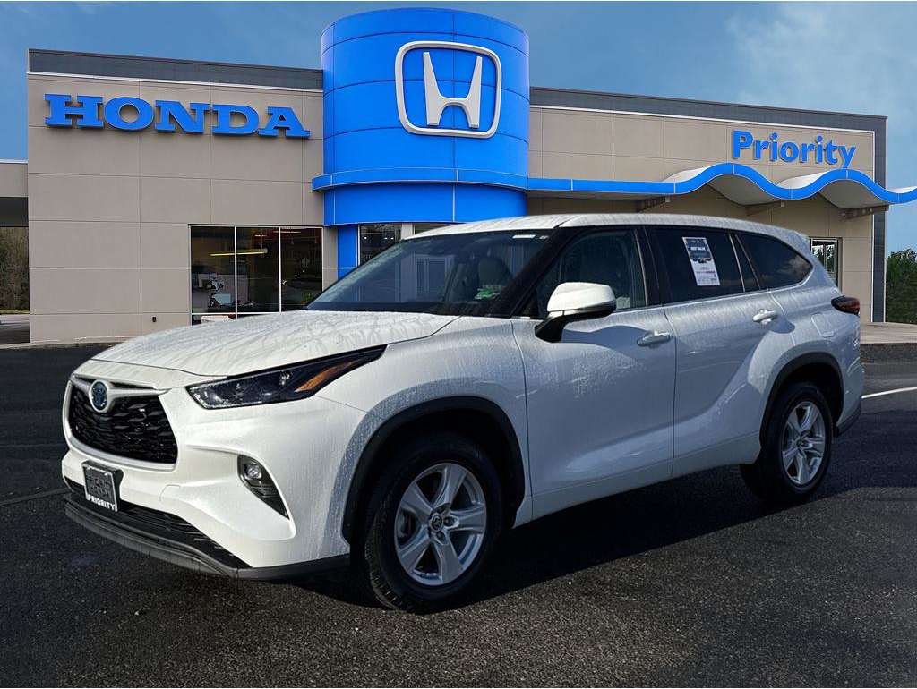 2023 Toyota Highlander LE