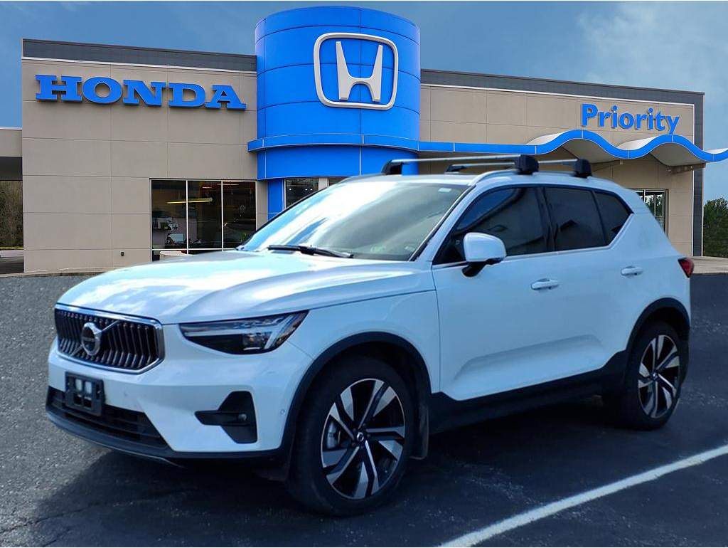 2024 Volvo XC40 Ultimate's photo