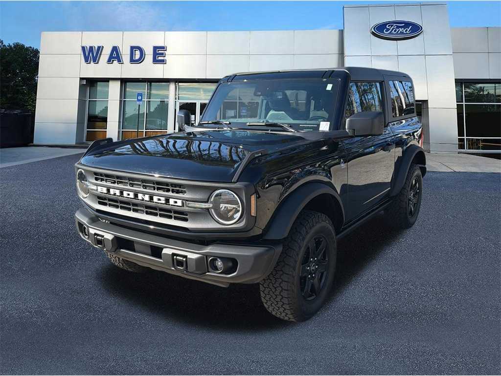 2024 Ford Bronco 2-Door Black Diamond's photo