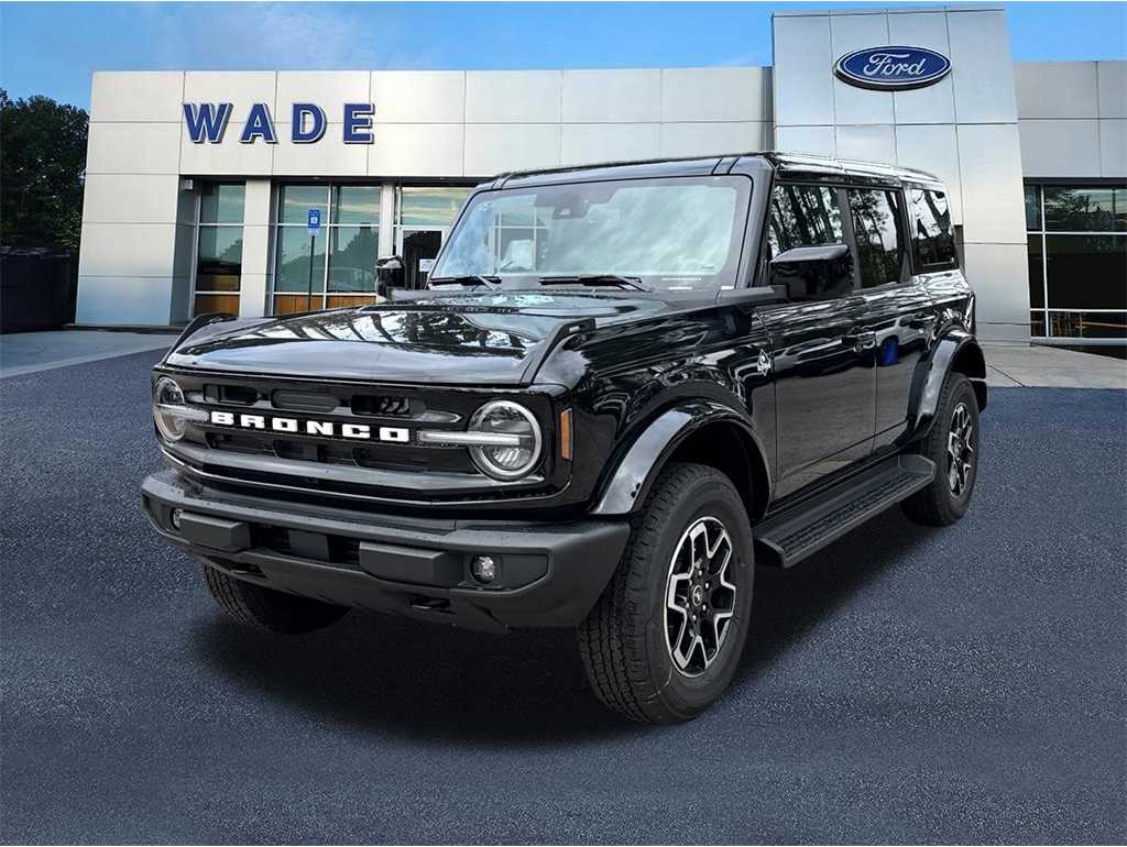 2025 Ford Bronco 4-Door Outer Banks's photo