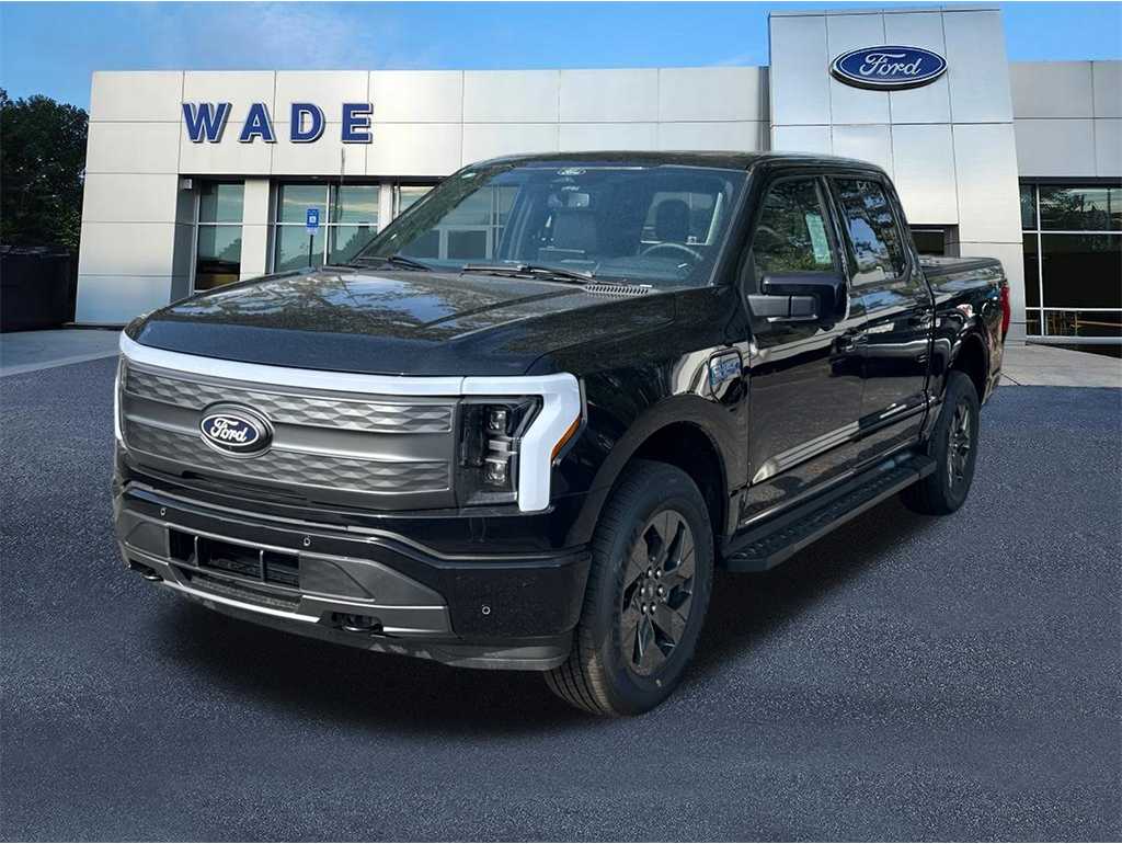 2025 Ford F-150 Lightning Lariat's photo