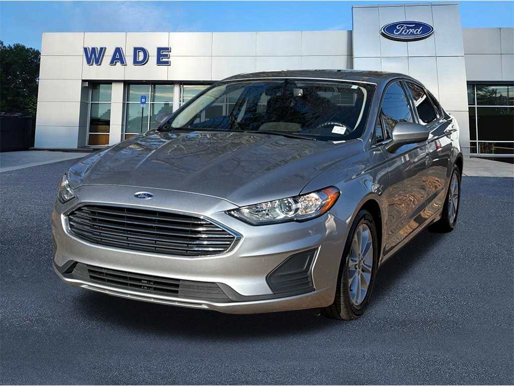 2020 Ford Fusion SE's photo
