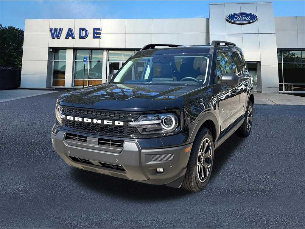 2025 Ford Bronco Sport Outer Banks's photo