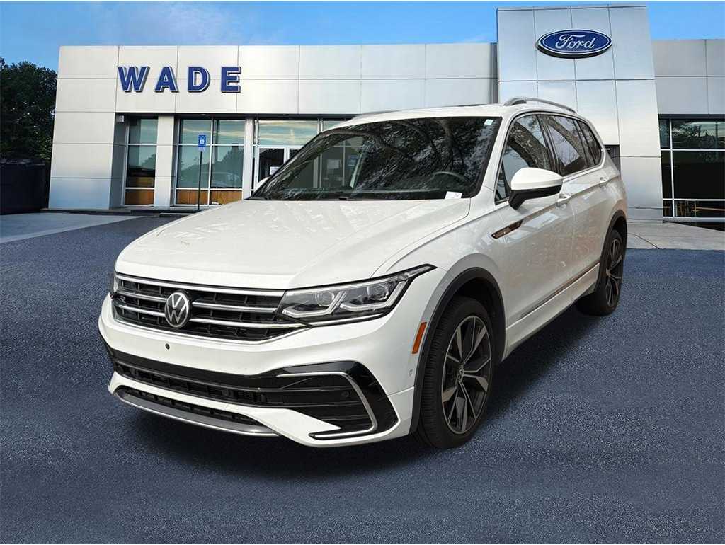 2022 Volkswagen Tiguan SEL R-LINE's photo