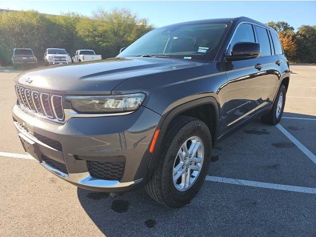 2024 Jeep Grand Cherokee Laredo's photo