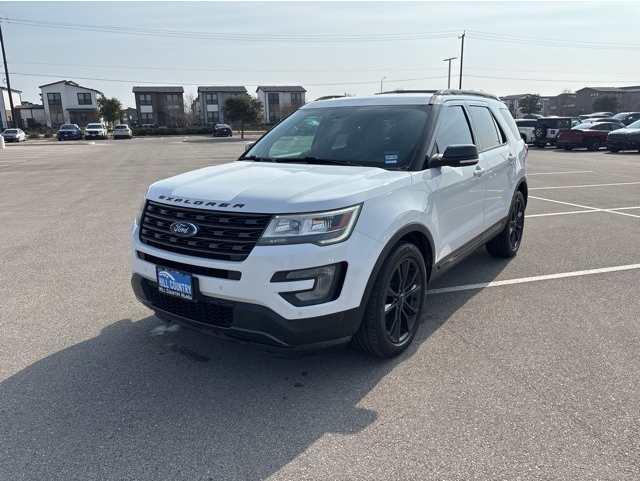 2017 Ford Explorer XLT's photo