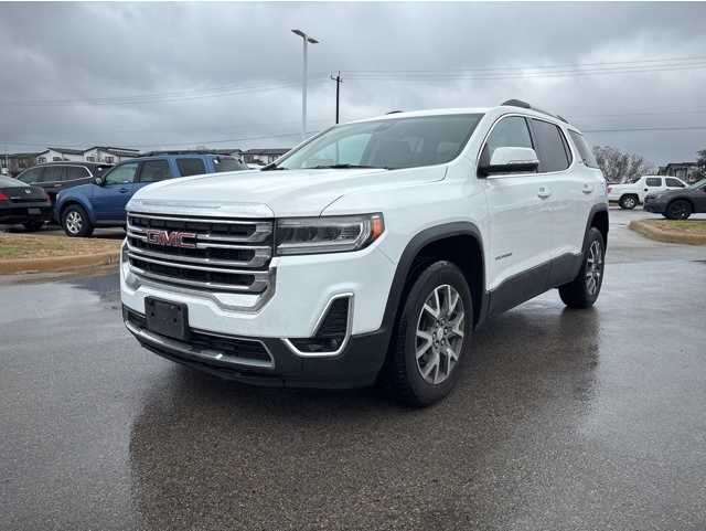 2023 GMC Acadia SLT's photo