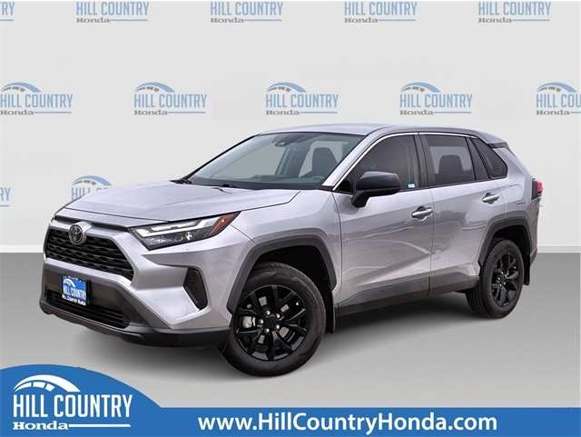 2024 Toyota RAV4 LE's photo