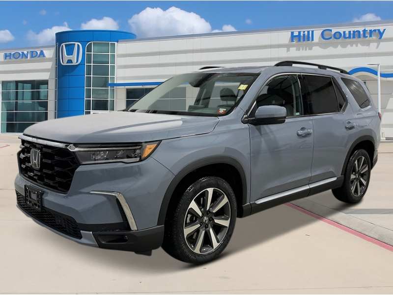 2025 Honda Pilot Touring's photo