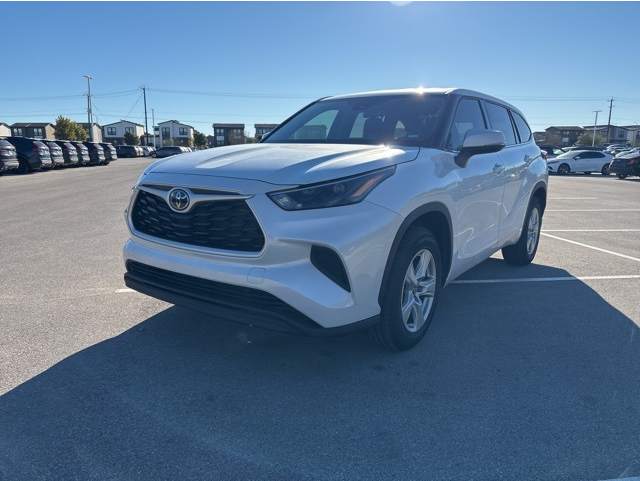2022 Toyota Highlander L's photo
