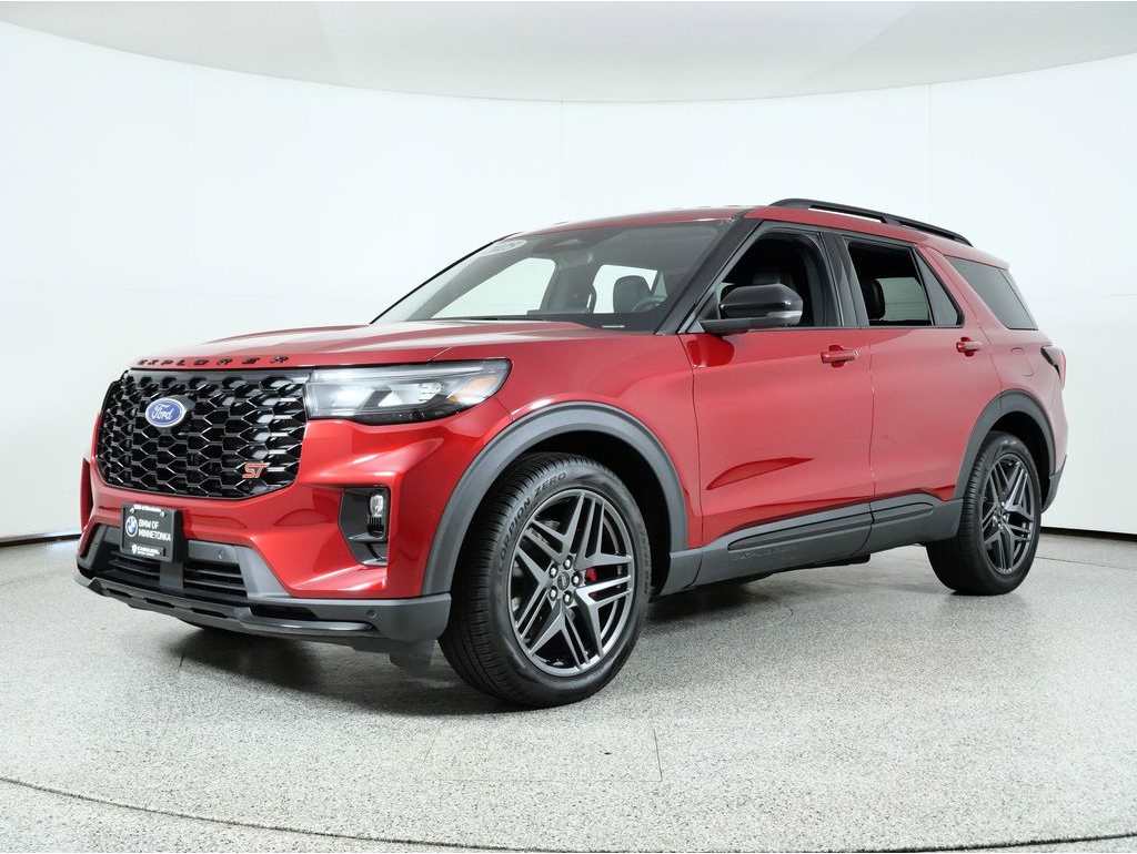 2025 Ford Explorer ST's photo