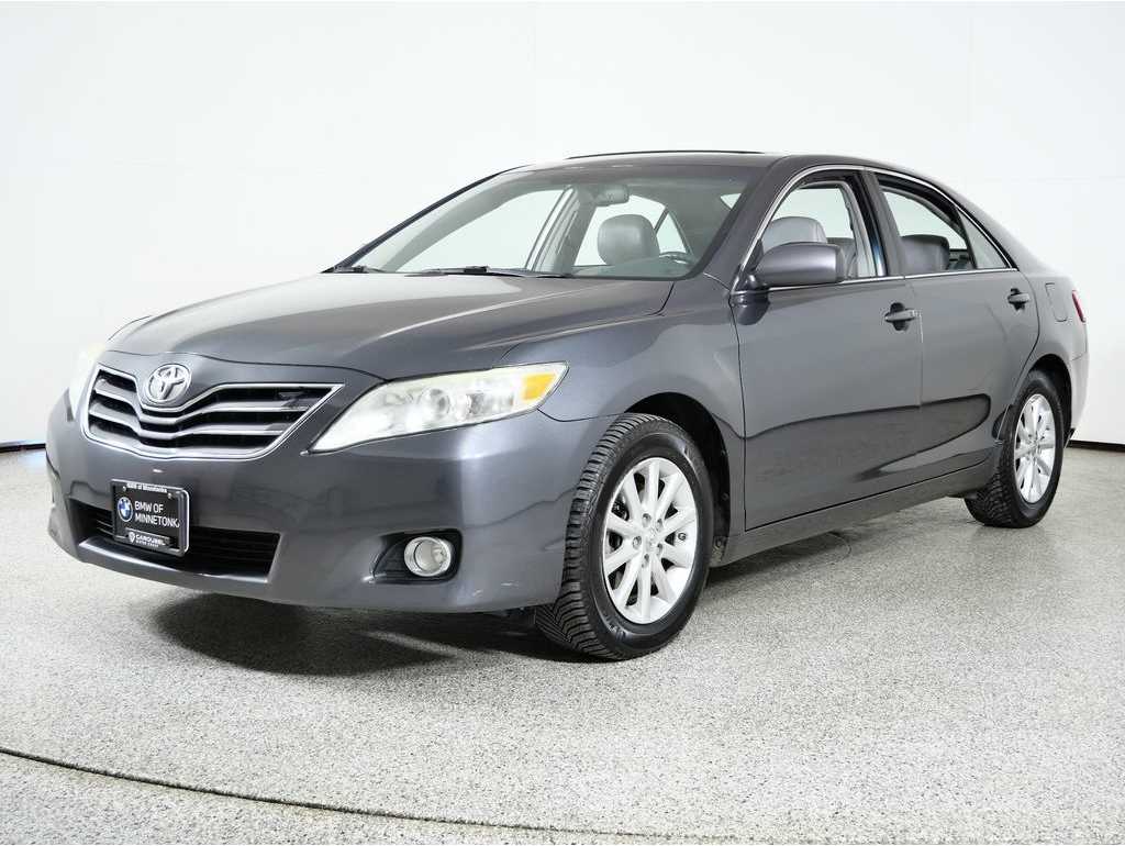 2011 Toyota Camry XLE's photo