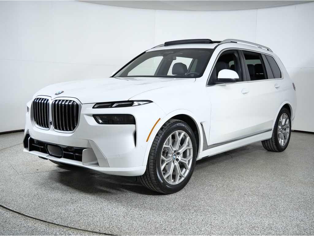2024 BMW X7 40i's photo