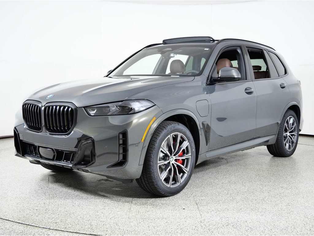 2026 BMW X5 50e's photo