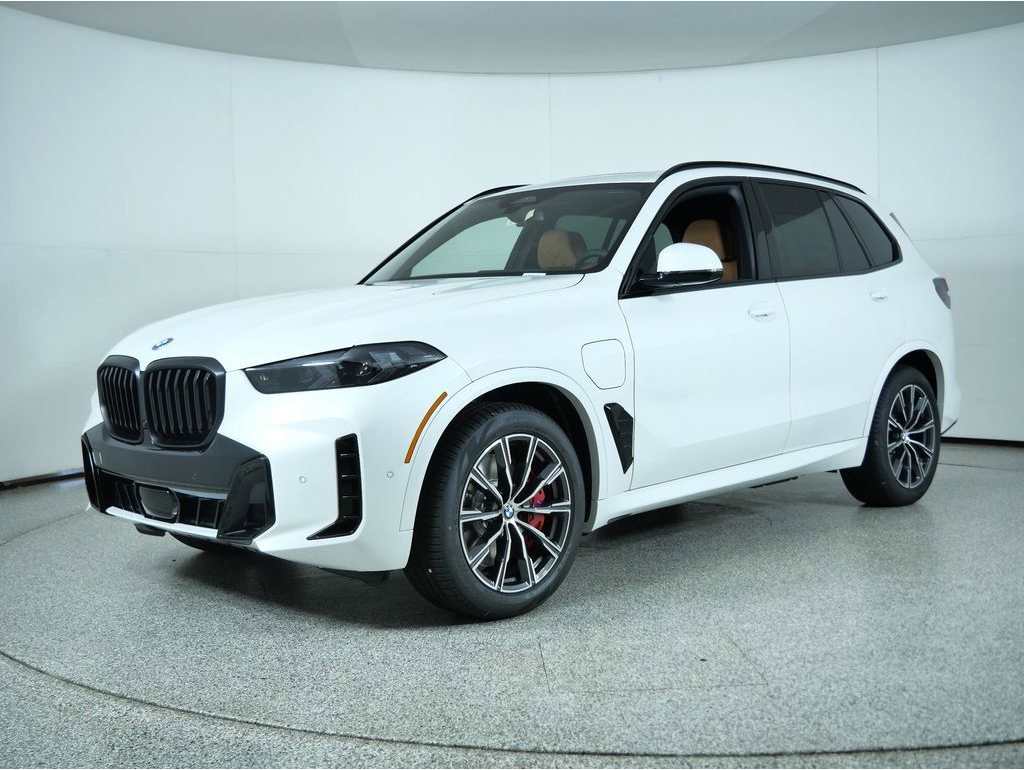 2026 BMW X5 50e's photo