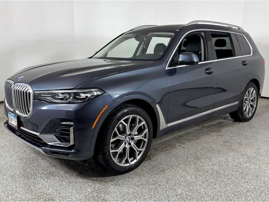 2022 BMW X7 40i's photo